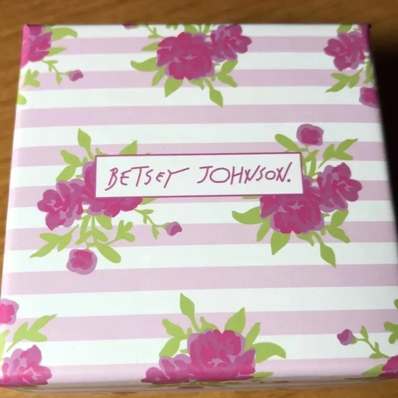 BETSEY JOHNSON SET Blush Pink Flower Daisy Drop Earrings & Matching Bracelet NWT - Picture 14 of 15